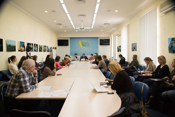 Виборча кампанія у ЗМІ: «плюралізм джинси» й непоінформований виборець